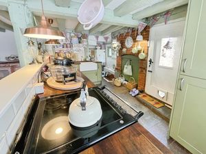 Teddy Bear Cottage- click for photo gallery